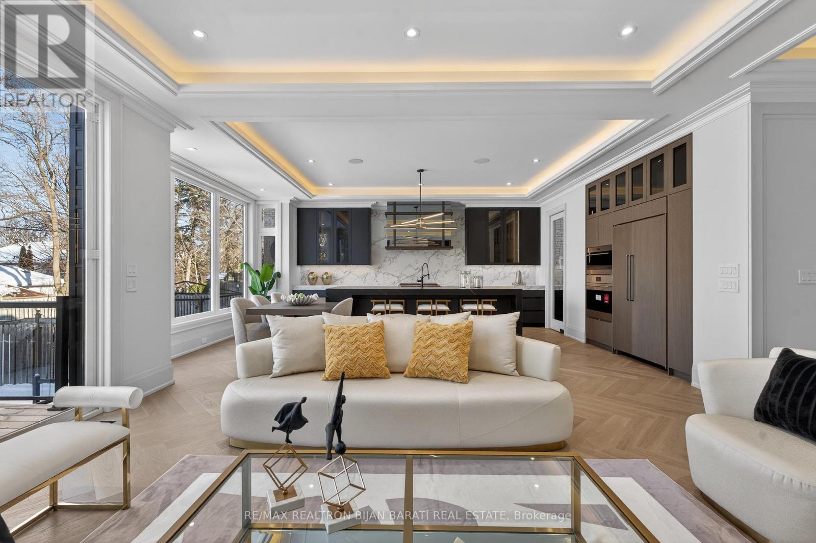 70 Abitibi Avenue, Toronto, ON - Indoor Photo Showing Living Room