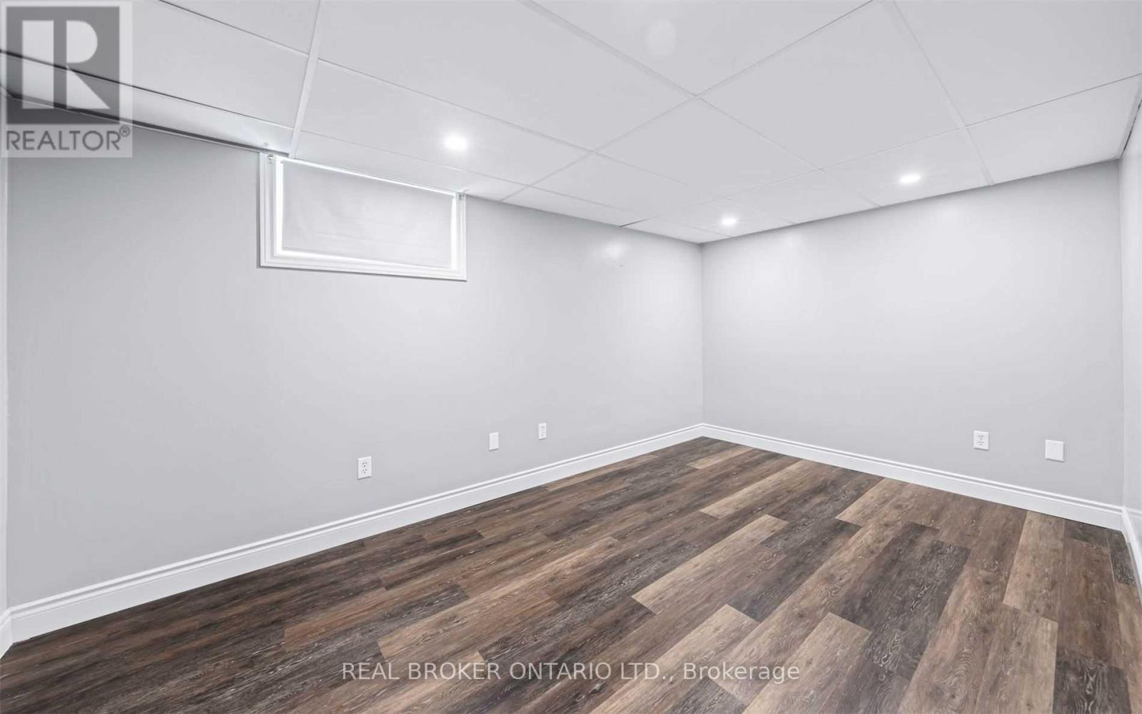 141 Cunningham Drive, New Tecumseth, ON - Indoor Photo Showing Other Room