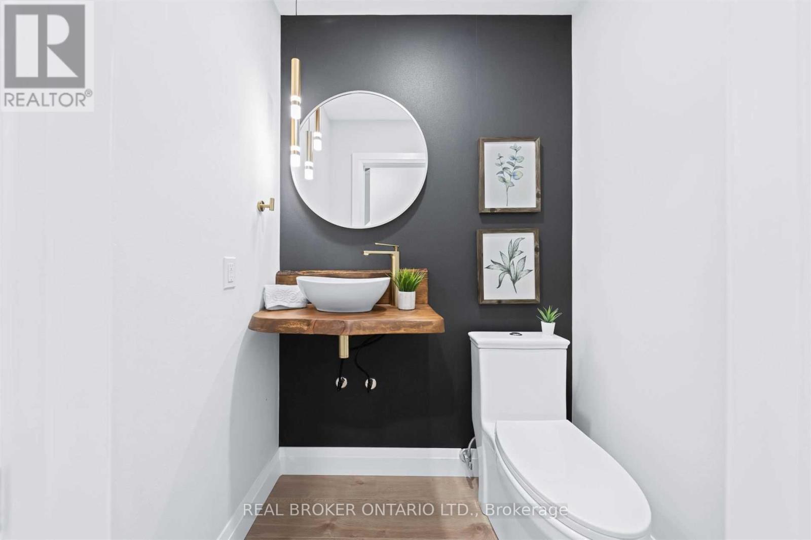 141 Cunningham Drive, New Tecumseth, ON - Indoor Photo Showing Bathroom