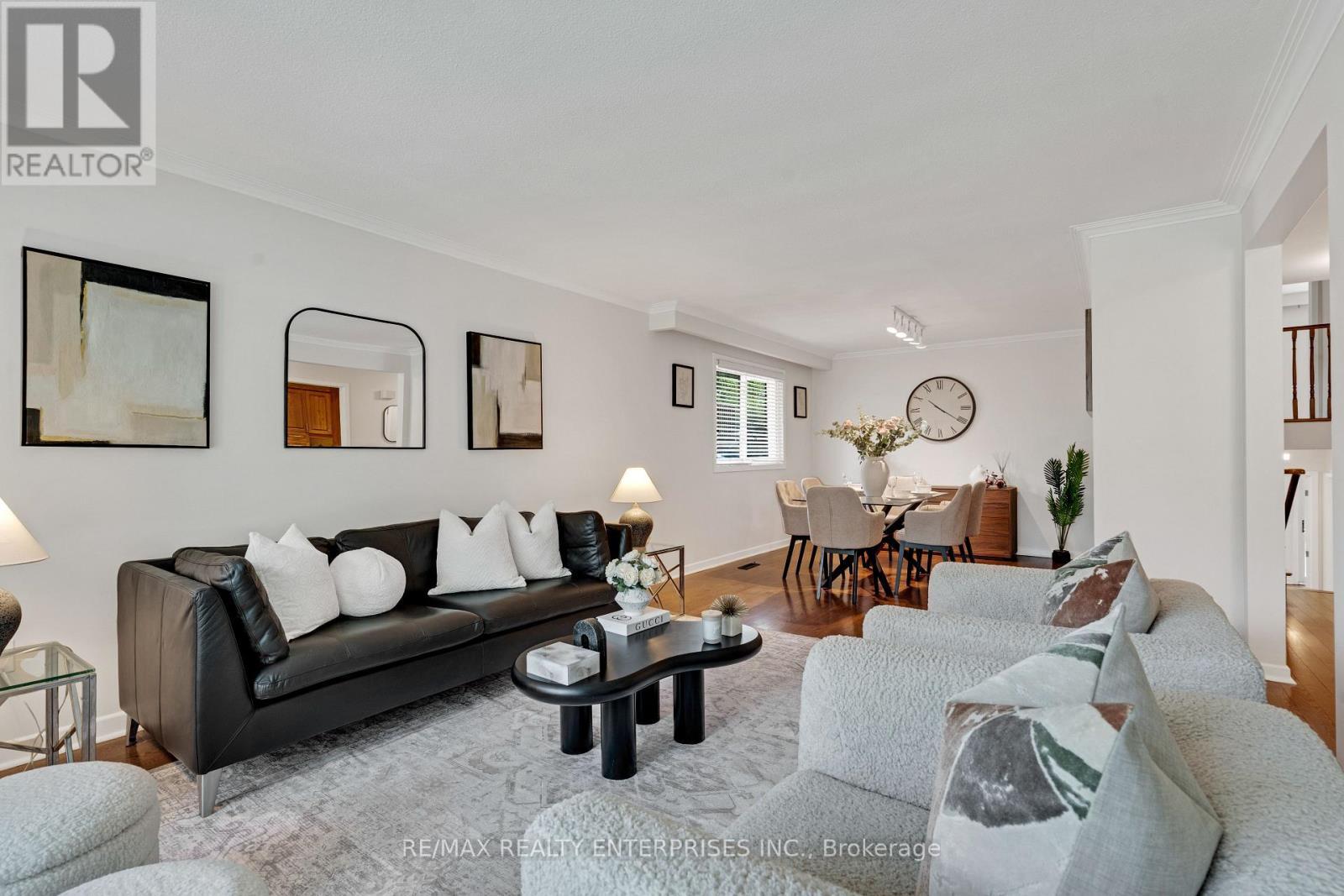 268 Mineola Road E, Mississauga, ON - Indoor Photo Showing Living Room