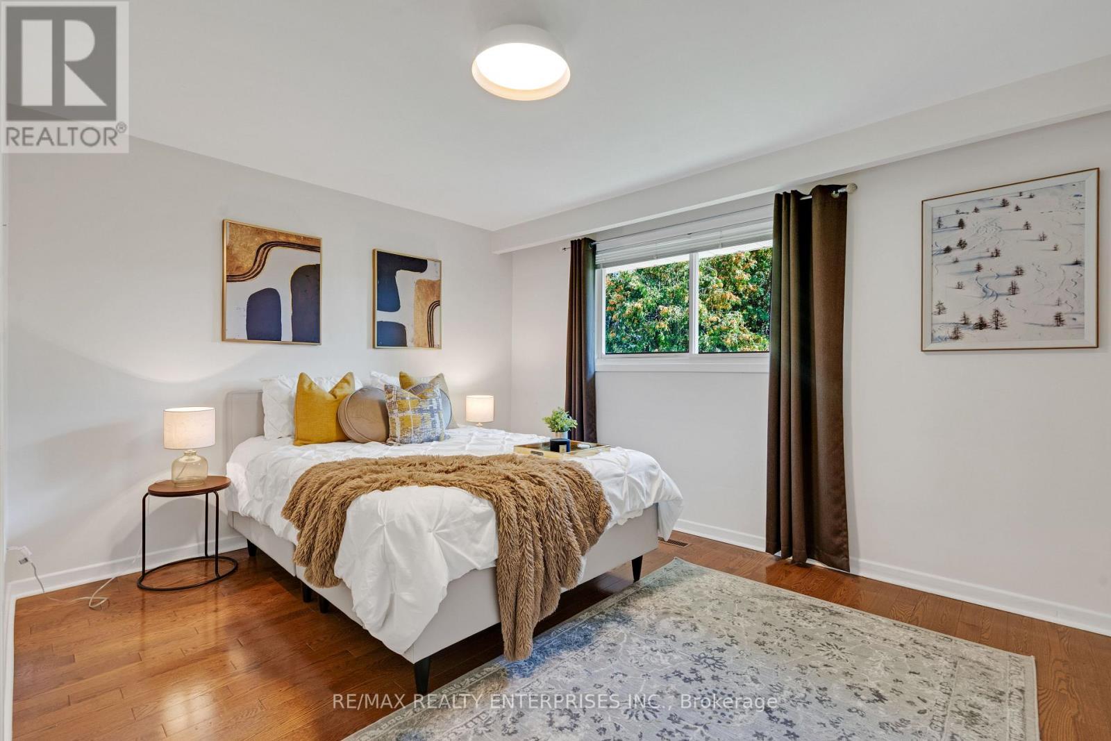 268 Mineola Road E, Mississauga, ON - Indoor Photo Showing Bedroom
