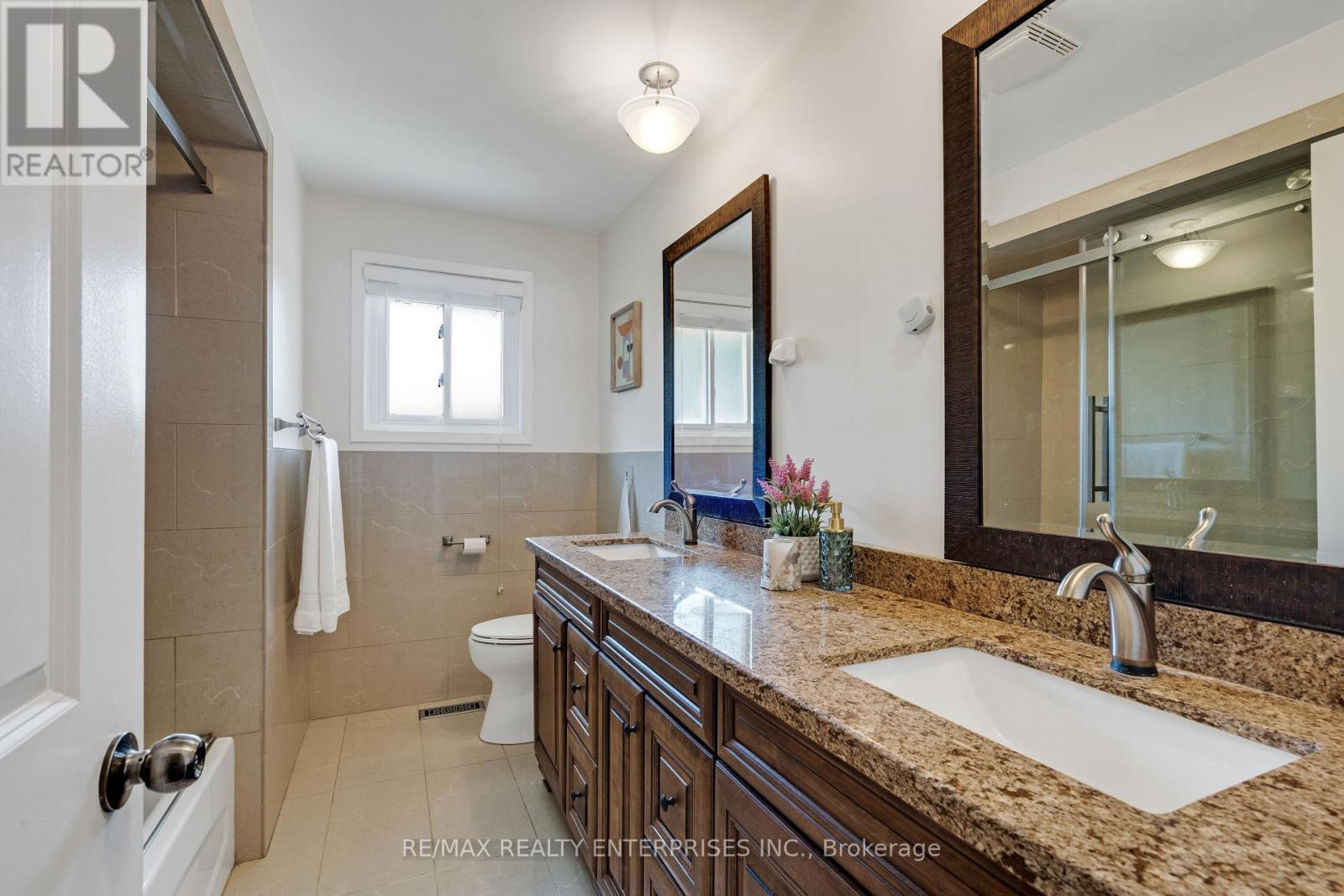 268 Mineola Road E, Mississauga, ON - Indoor Photo Showing Bathroom