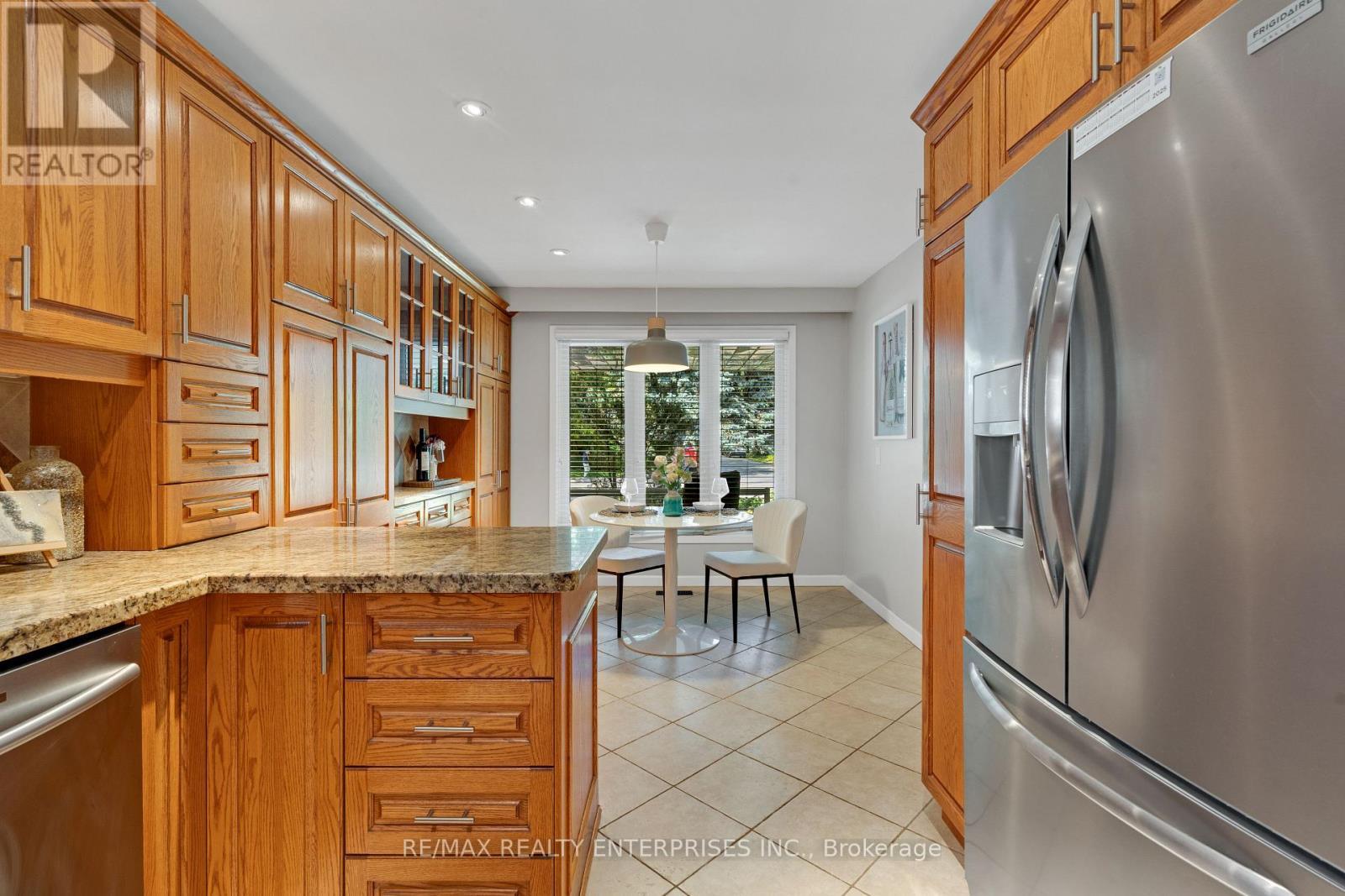 268 Mineola Road E, Mississauga, ON - Indoor Photo Showing Kitchen