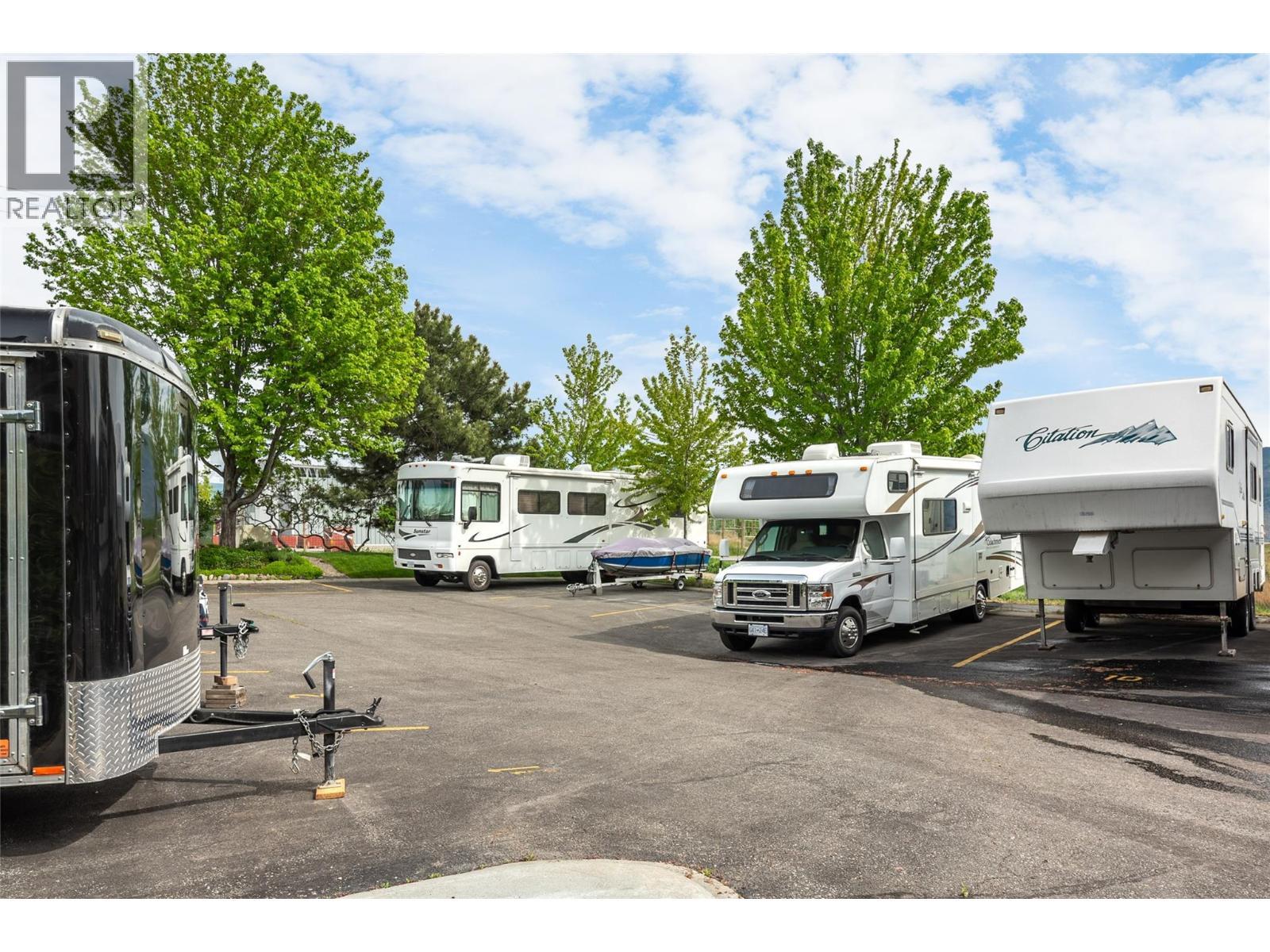 3870 Brown Road Unit# 211, West Kelowna, BC - Outdoor