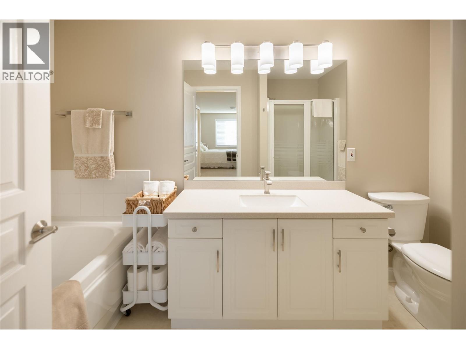 3870 Brown Road Unit# 211, West Kelowna, BC - Indoor Photo Showing Bathroom