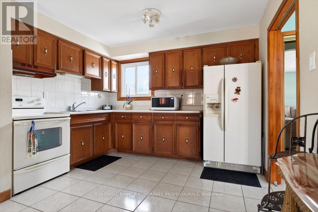 178 Marcella Crescent, Hamilton, ON - Indoor Photo Showing Kitchen