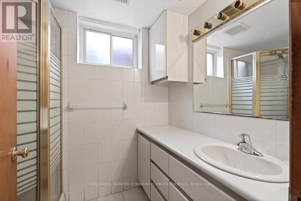 178 Marcella Crescent, Hamilton, ON - Indoor Photo Showing Bathroom