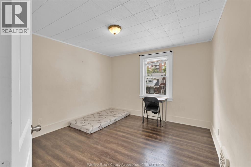 3217 Linwood, Windsor, ON - Indoor