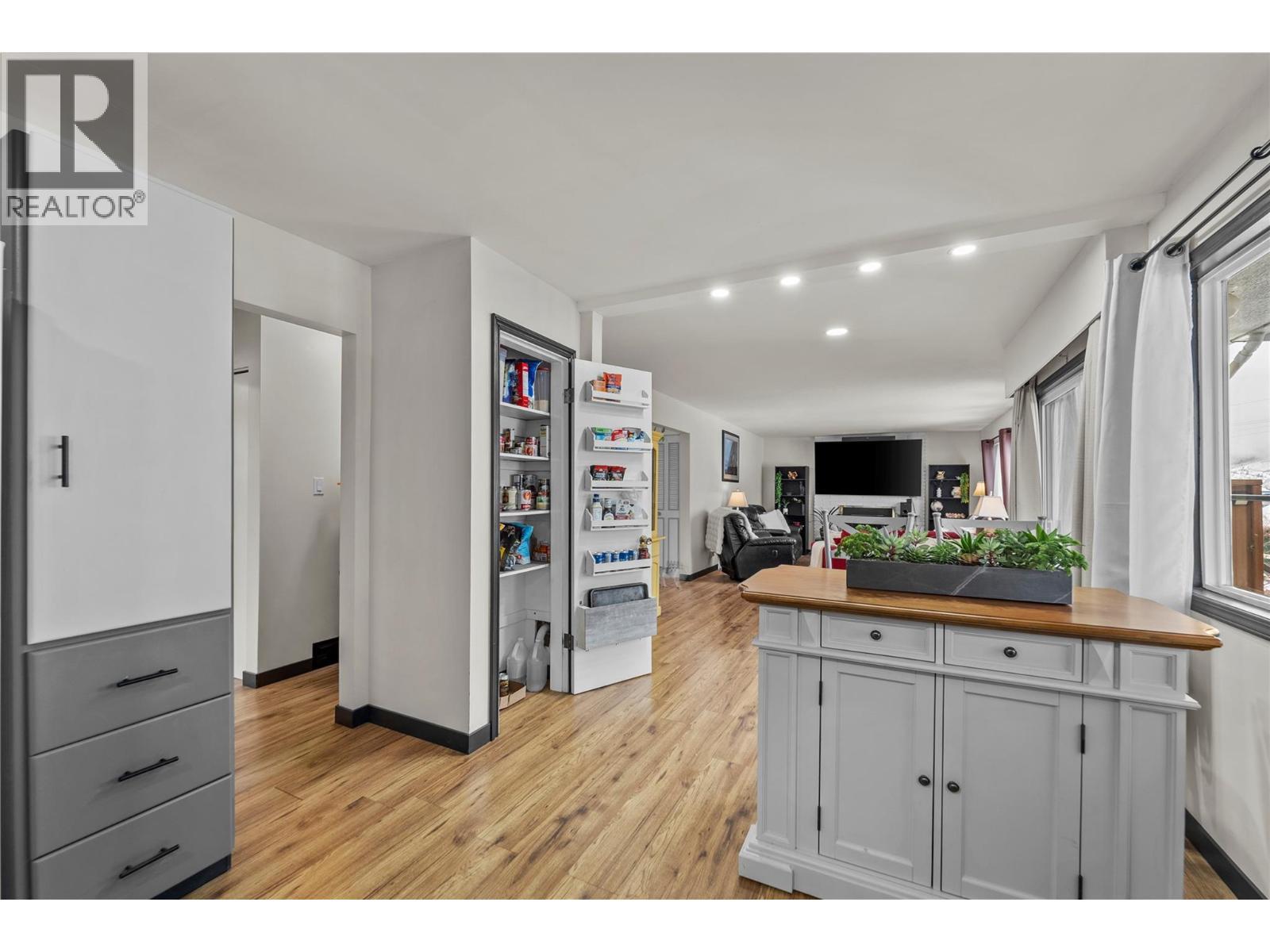 1572 Valleyview Drive, Cache Creek, BC - Indoor