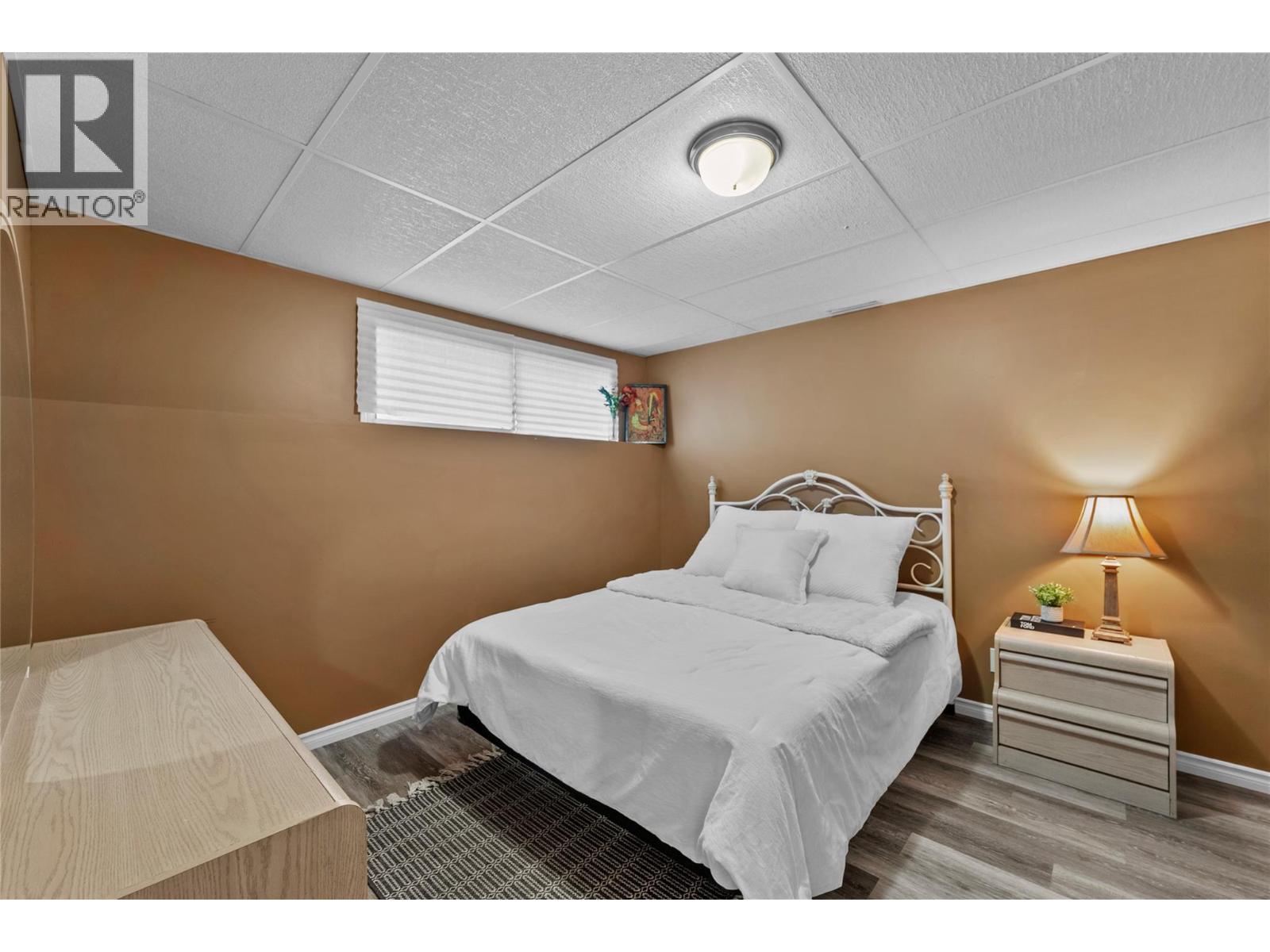 1572 Valleyview Drive, Cache Creek, BC - Indoor Photo Showing Bedroom