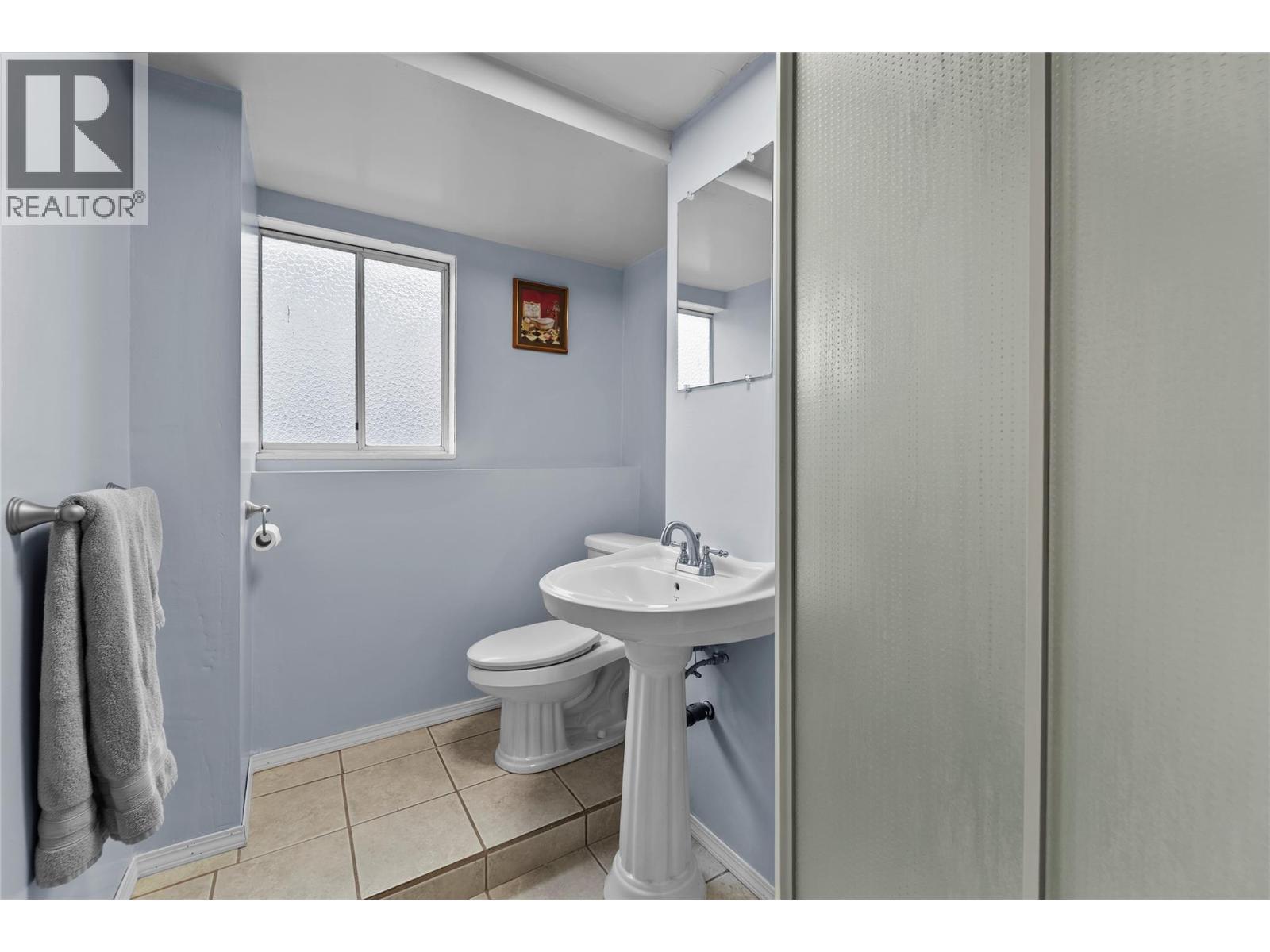 1572 Valleyview Drive, Cache Creek, BC - Indoor Photo Showing Bathroom
