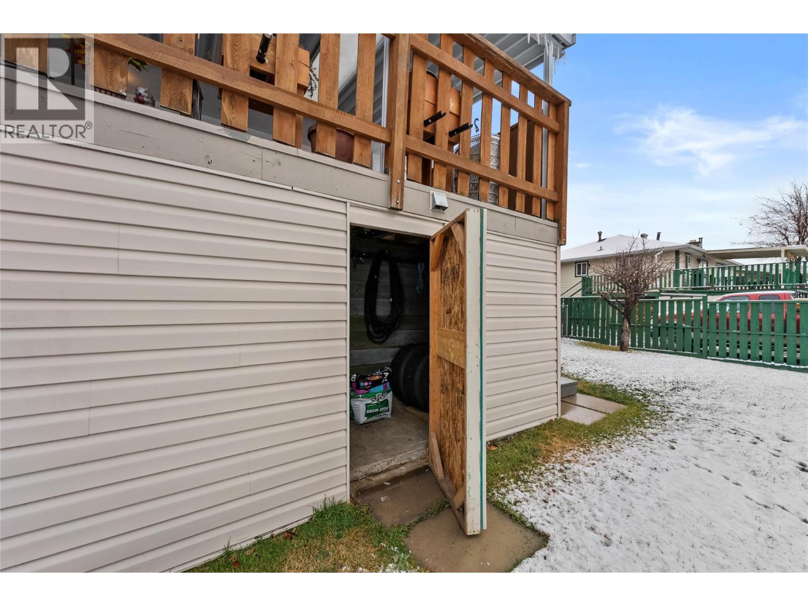 1572 Valleyview Drive, Cache Creek, BC - Outdoor With Exterior