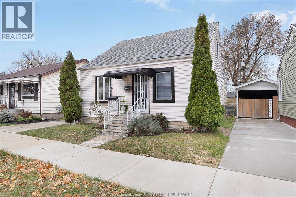 2157 Wellesley Ave, Windsor, ON - Outdoor With Facade