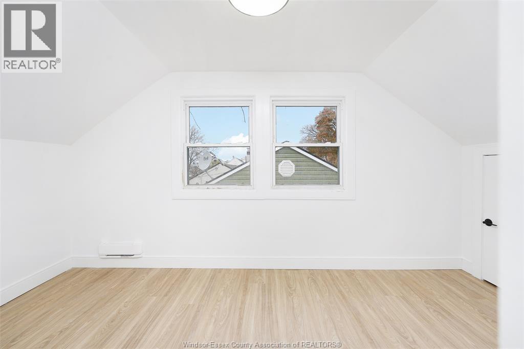 2157 Wellesley Ave, Windsor, ON - Indoor Photo Showing Other Room