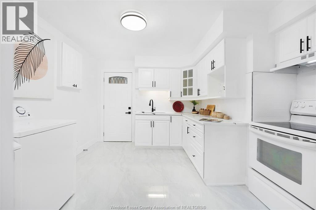 2157 Wellesley Ave, Windsor, ON - Indoor Photo Showing Kitchen