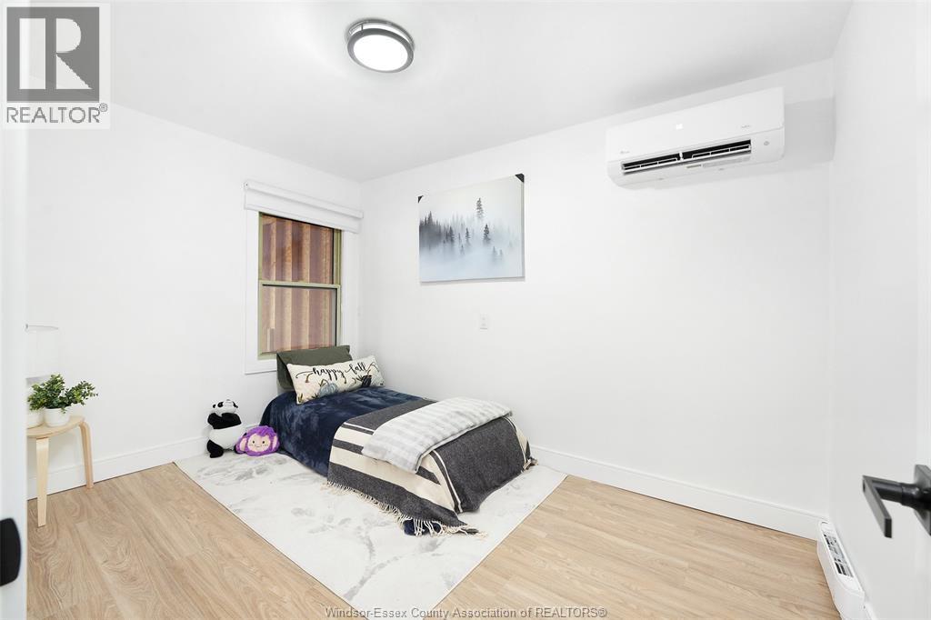 2157 Wellesley Ave, Windsor, ON - Indoor Photo Showing Bedroom