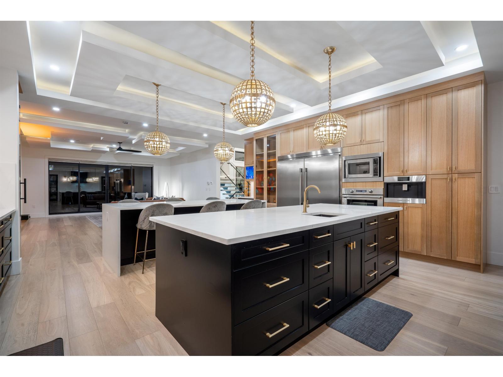 16850 106 Avenue, Surrey, BC - Indoor Photo Showing Kitchen With Upgraded Kitchen