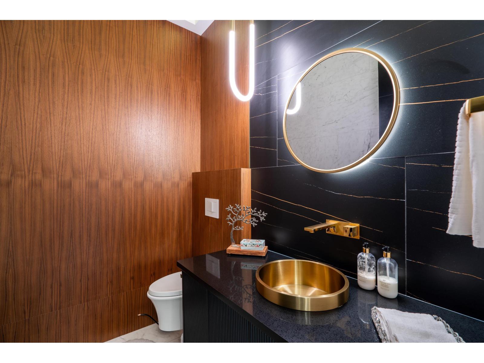 16850 106 Avenue, Surrey, BC - Indoor Photo Showing Bathroom