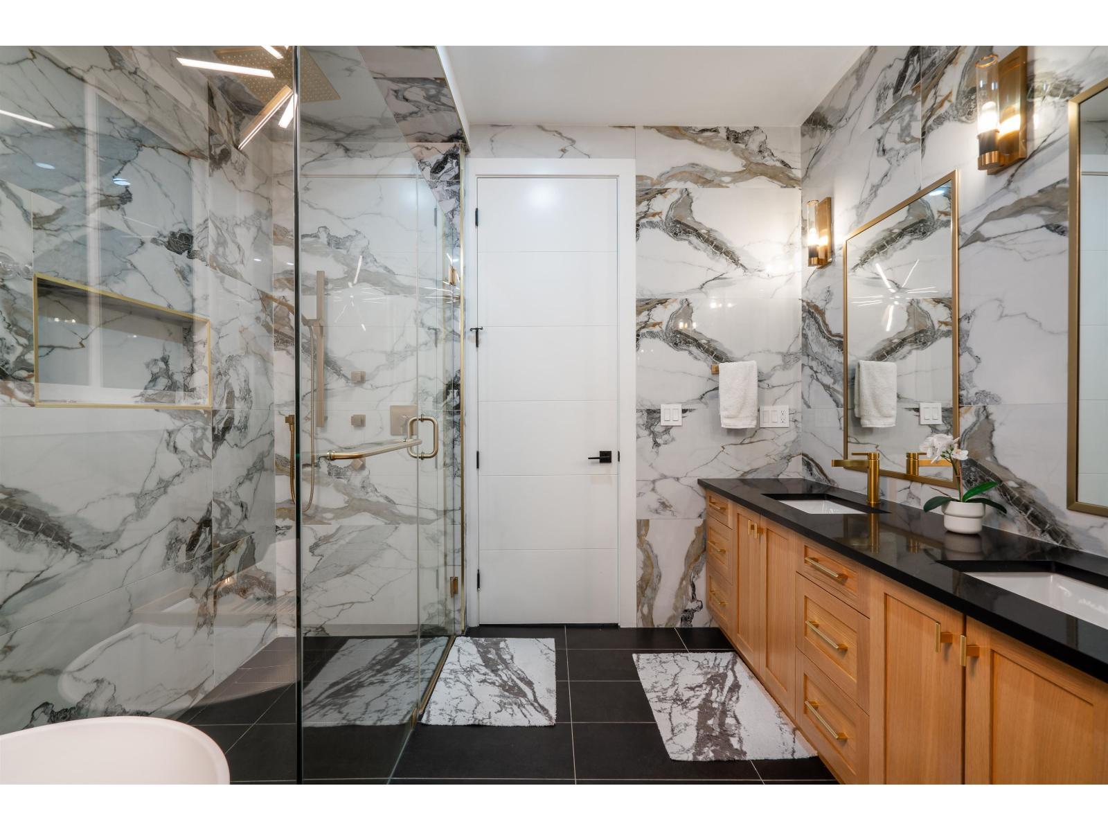 16850 106 Avenue, Surrey, BC - Indoor Photo Showing Bathroom