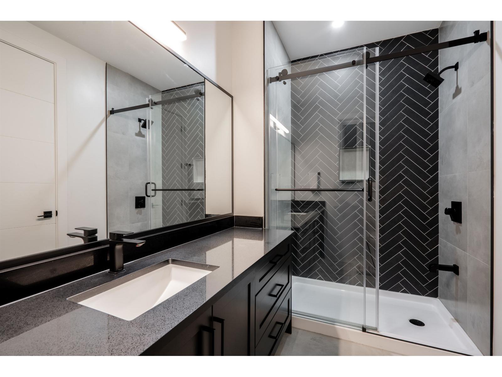 16850 106 Avenue, Surrey, BC - Indoor Photo Showing Bathroom