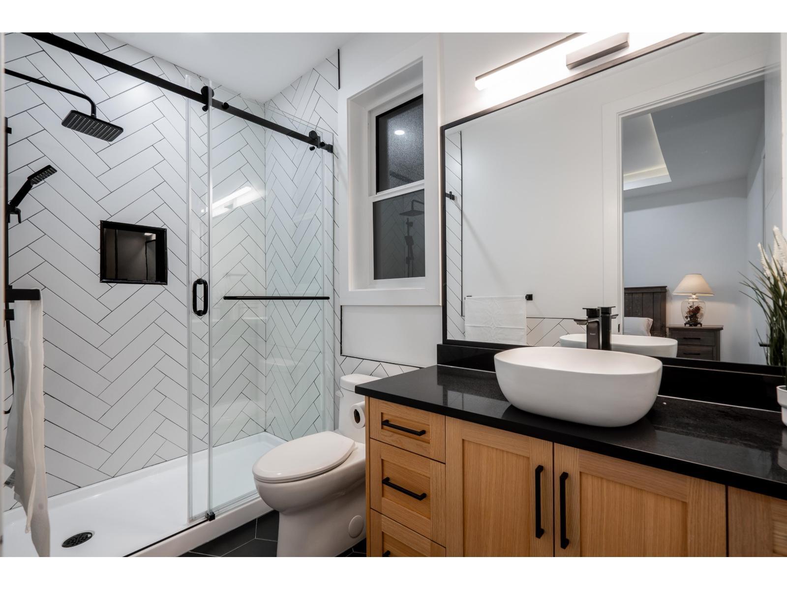 16850 106 Avenue, Surrey, BC - Indoor Photo Showing Bathroom