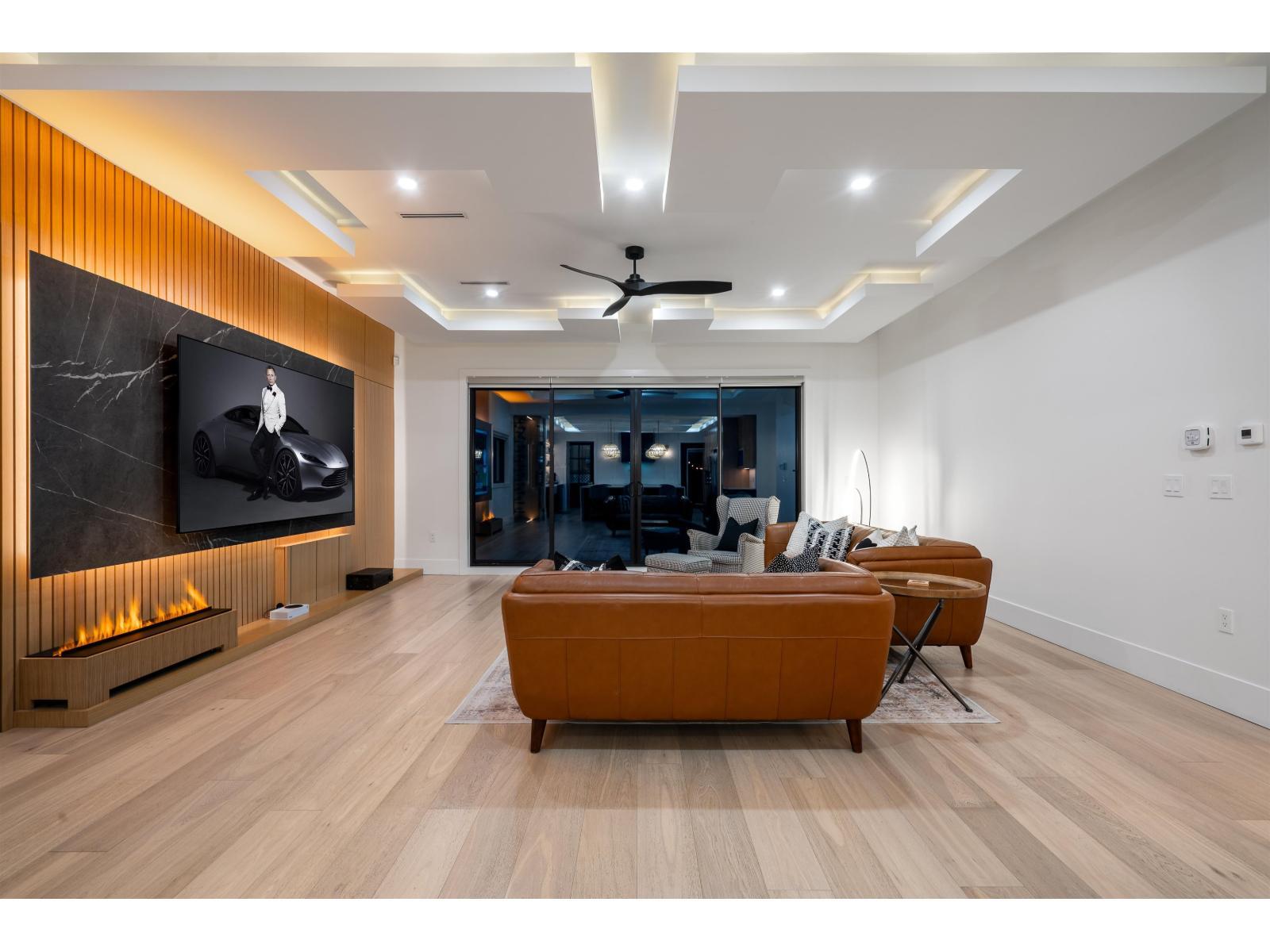 16850 106 Avenue, Surrey, BC - Indoor Photo Showing Living Room
