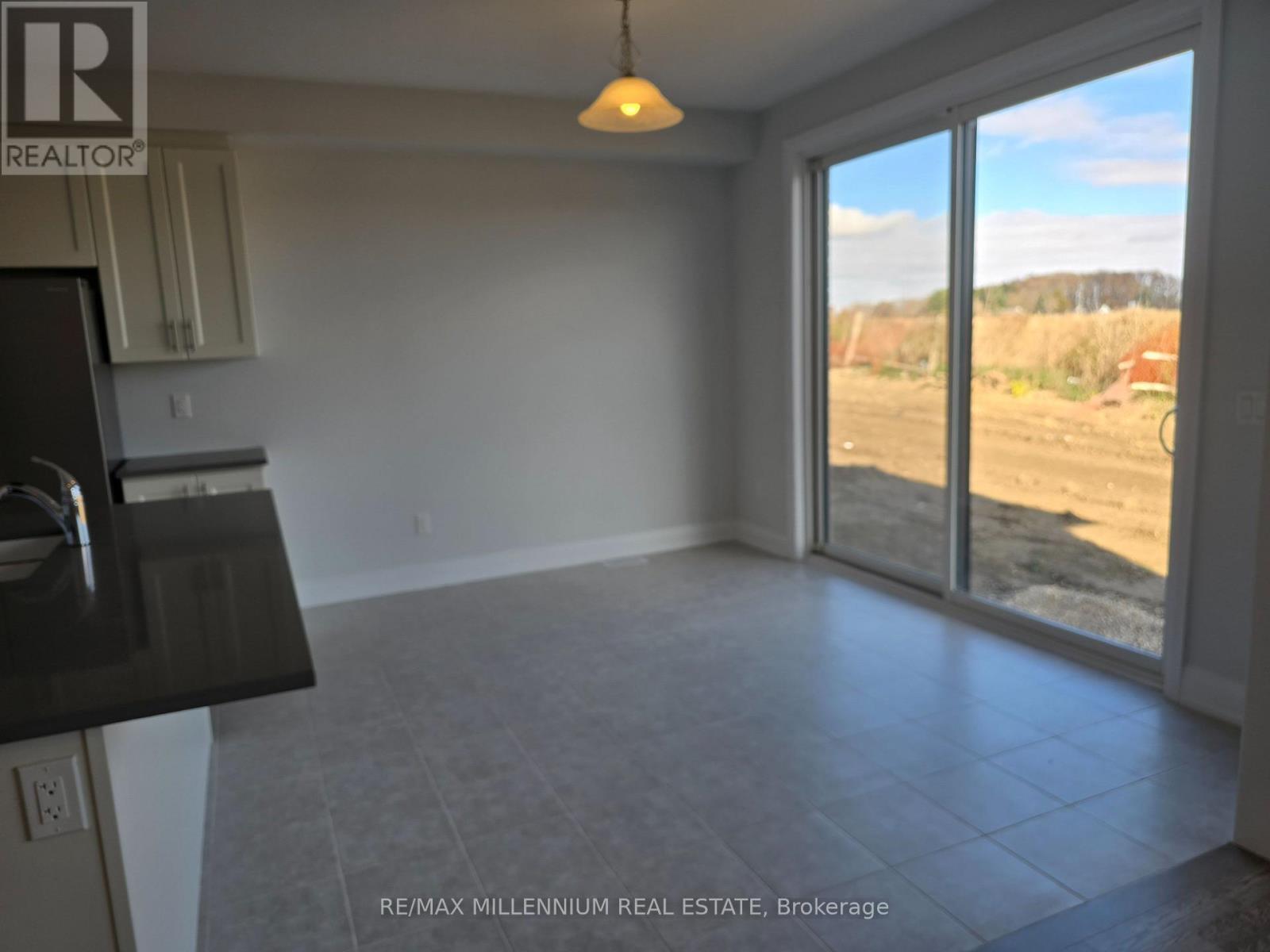 901 Knights Lane, Woodstock, ON - Indoor Photo Showing Other Room