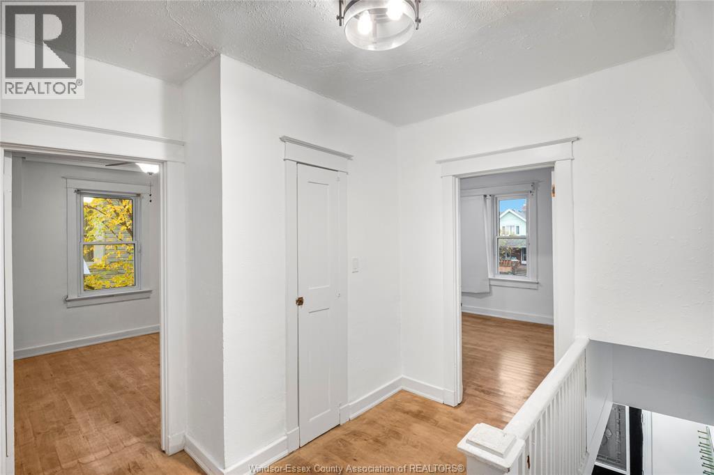 1752 Oneida, Windsor, ON - Indoor Photo Showing Other Room