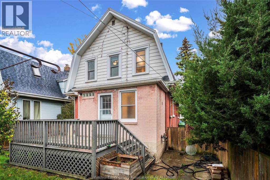 1752 Oneida, Windsor, ON - Outdoor With Deck Patio Veranda