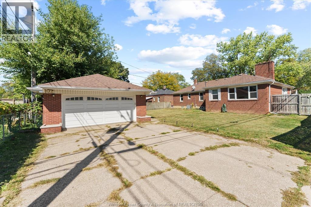 2783 Dominion Blvd, Windsor, ON - Outdoor