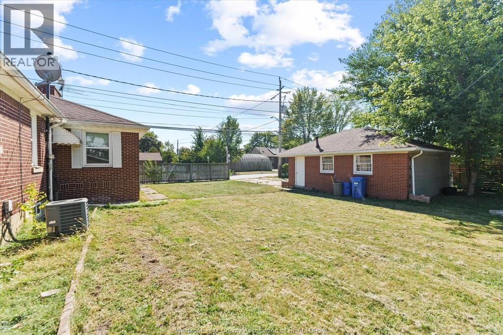 2783 Dominion Blvd, Windsor, ON - Outdoor