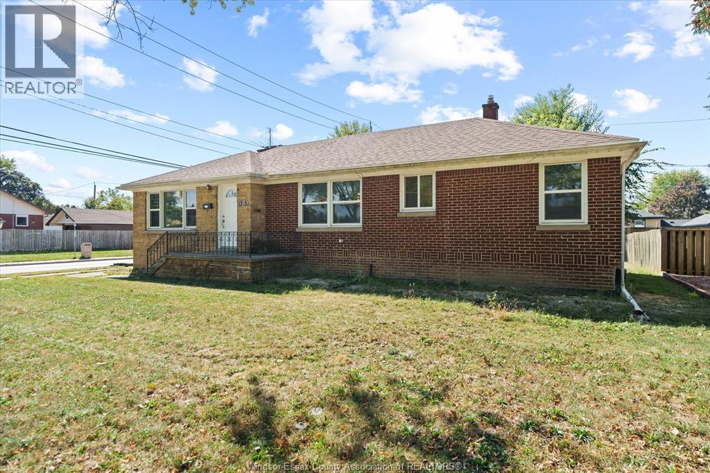 2783 Dominion Blvd, Windsor, ON - Outdoor