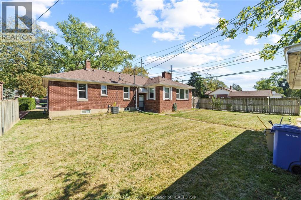 2783 Dominion Blvd, Windsor, ON - Outdoor