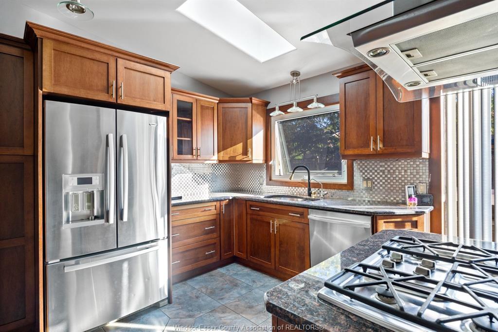 3740 Ouellette, Windsor, ON