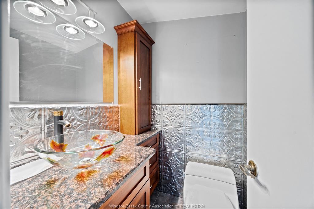 3740 Ouellette, Windsor, ON