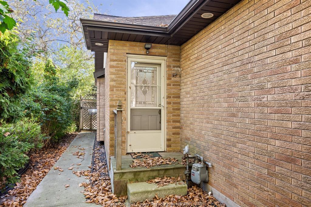 3740 Ouellette, Windsor, ON