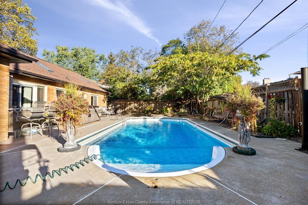 3740 Ouellette, Windsor, ON