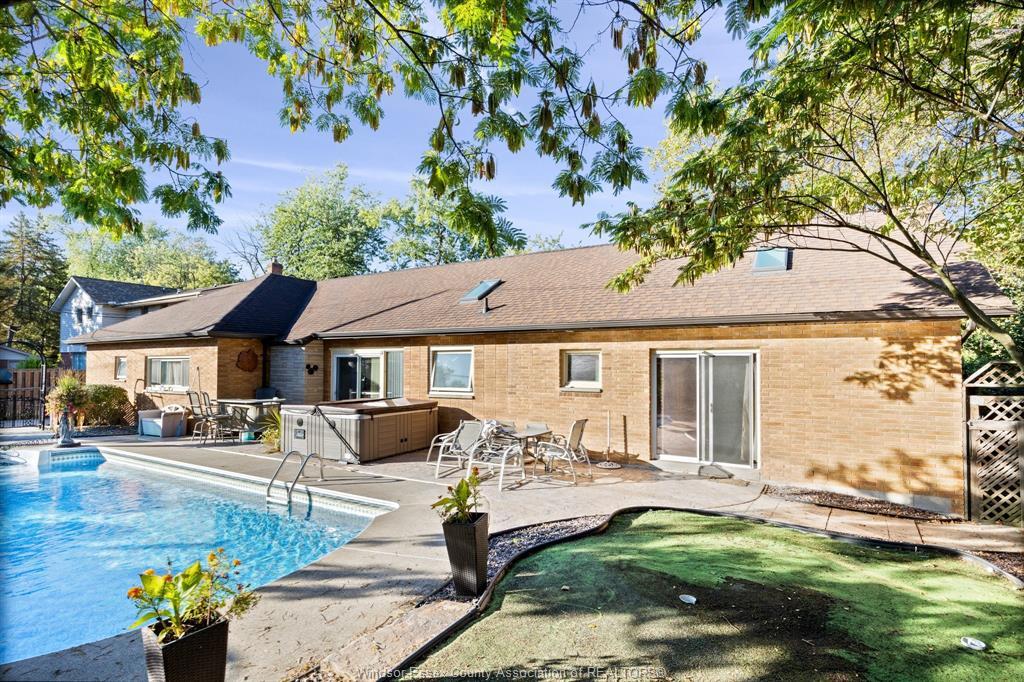 3740 Ouellette, Windsor, ON