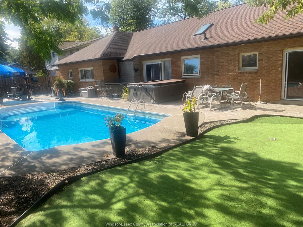 3740 Ouellette, Windsor, ON