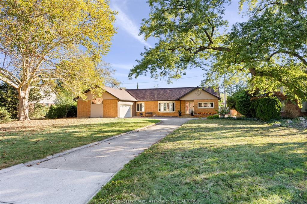 3740 Ouellette, Windsor, ON