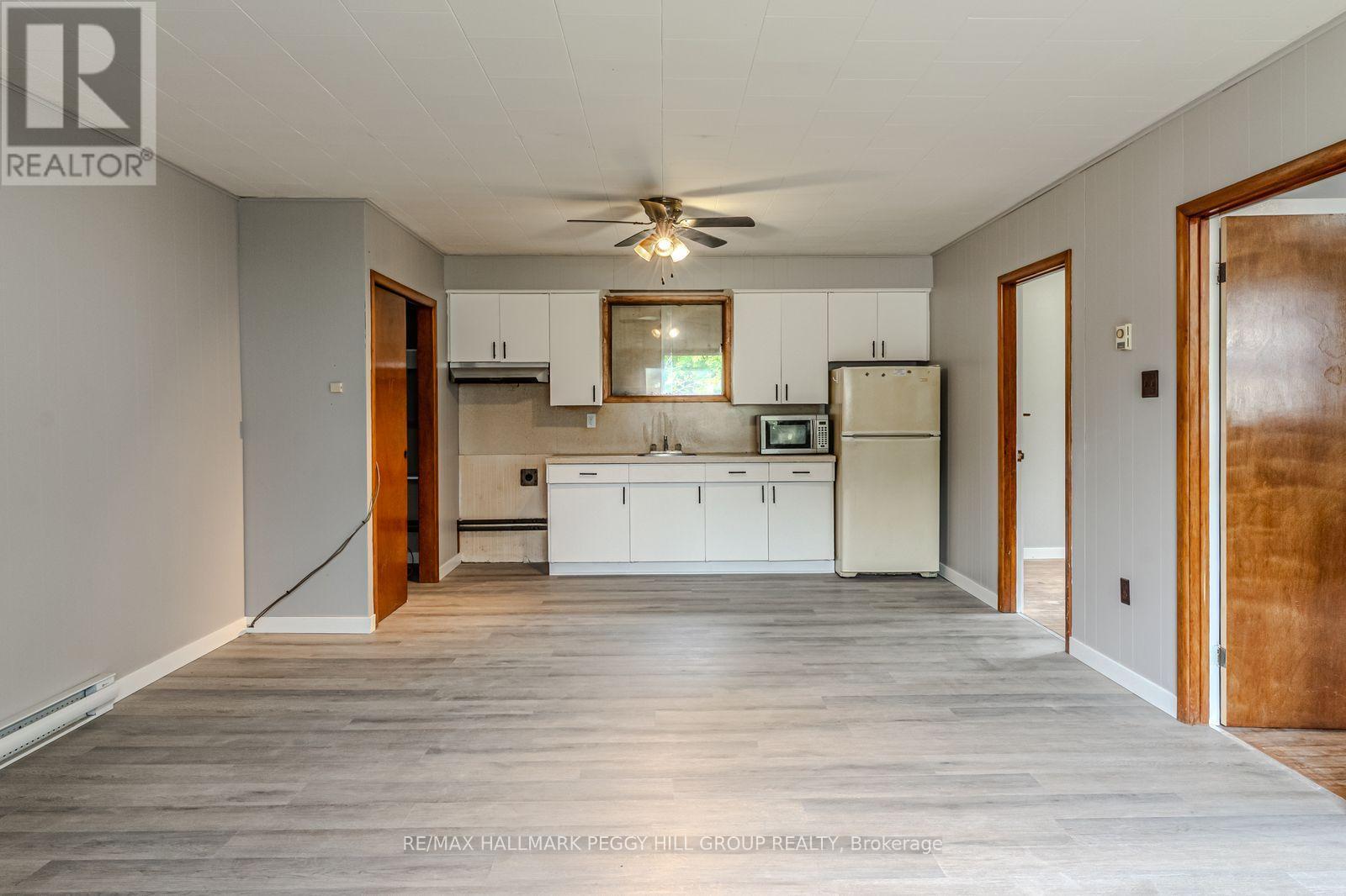 332 Champlain Road, Penetanguishene, ON - Indoor Photo Showing Kitchen