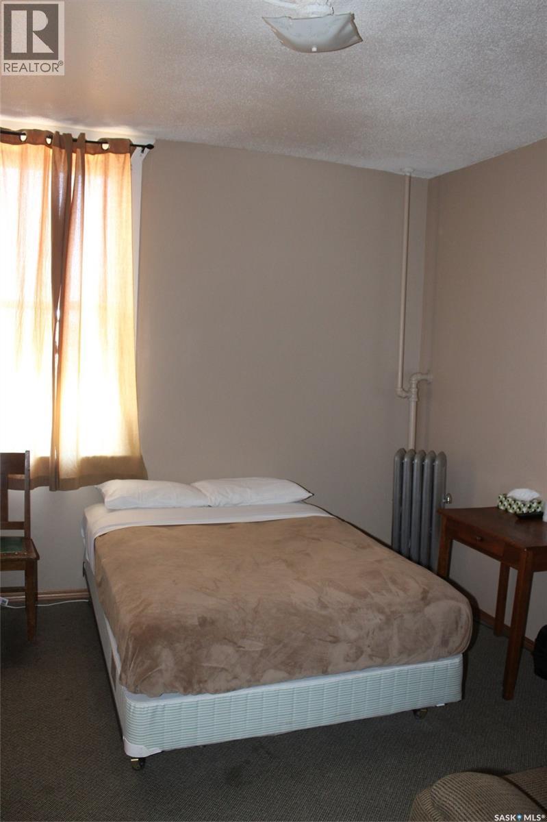 343 Redcoat Drive, Eastend, SK