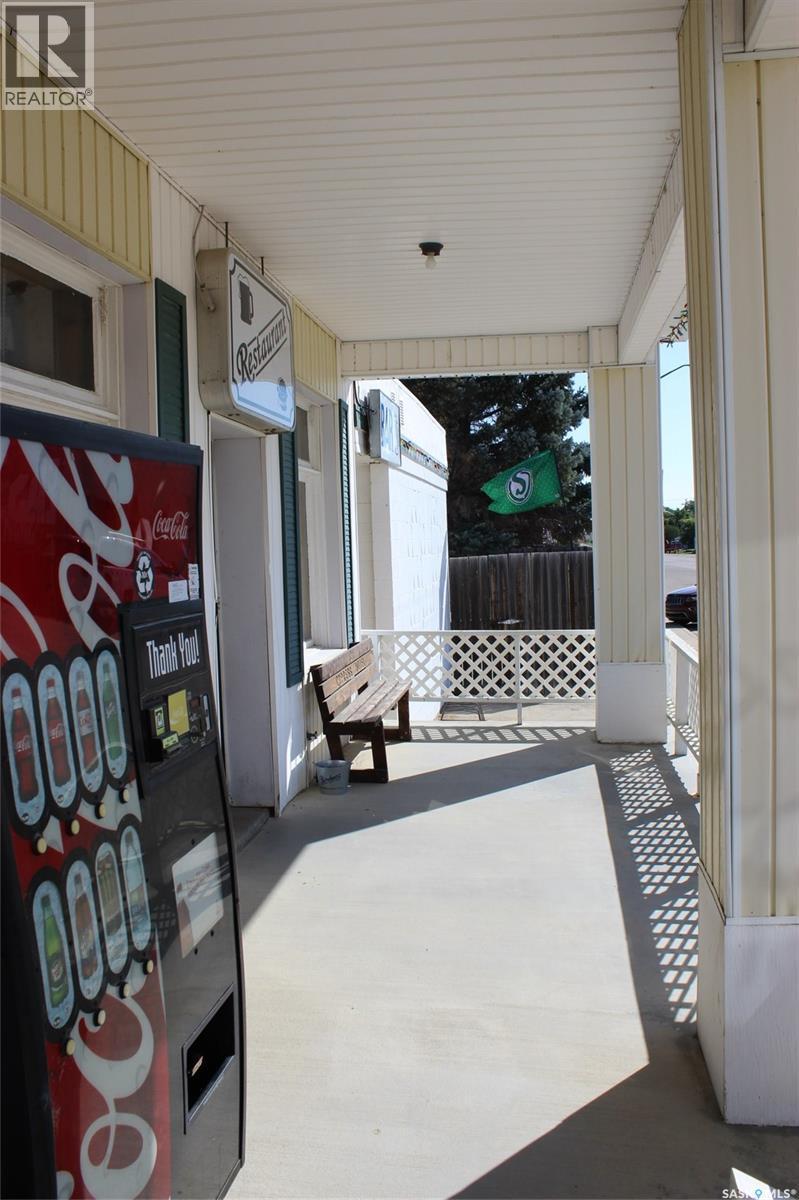 343 Redcoat Drive, Eastend, SK