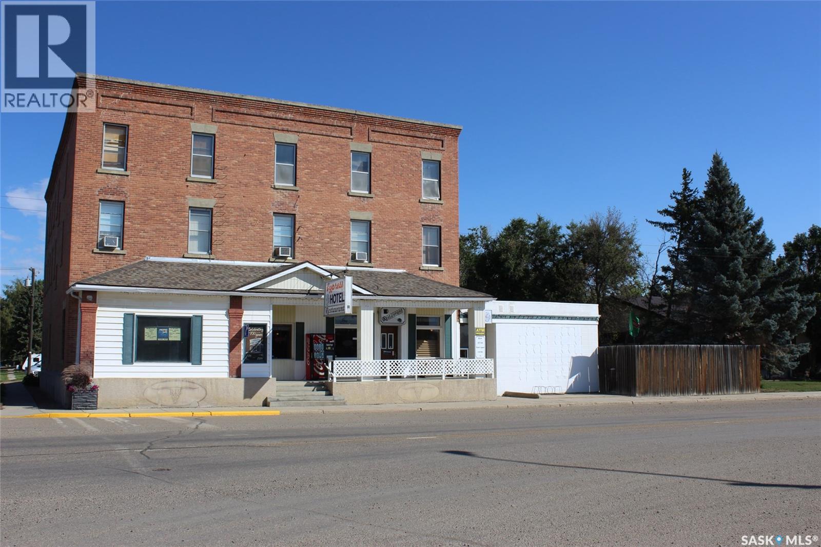 343 Redcoat Drive, Eastend, SK