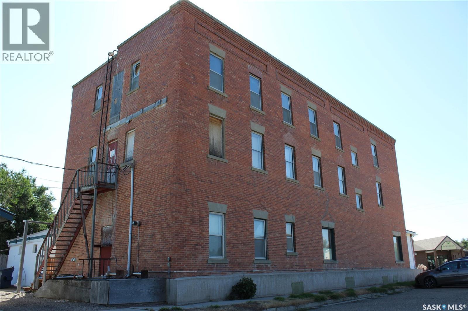 343 Redcoat Drive, Eastend, SK