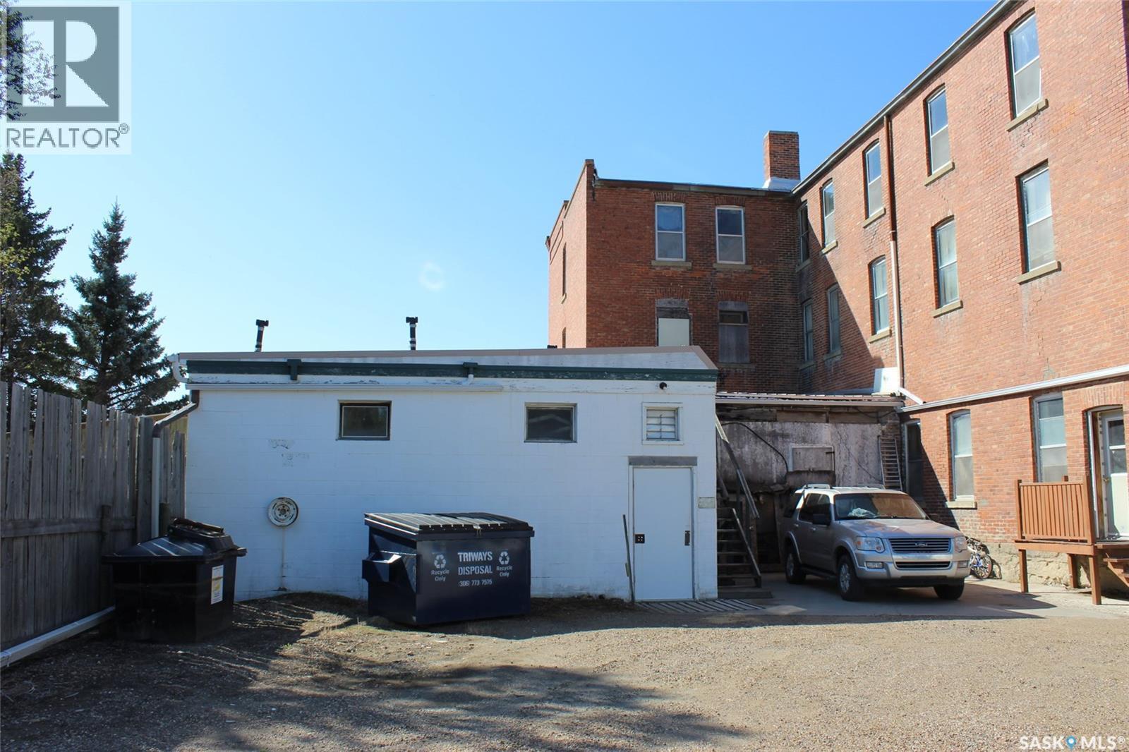 343 Redcoat Drive, Eastend, SK