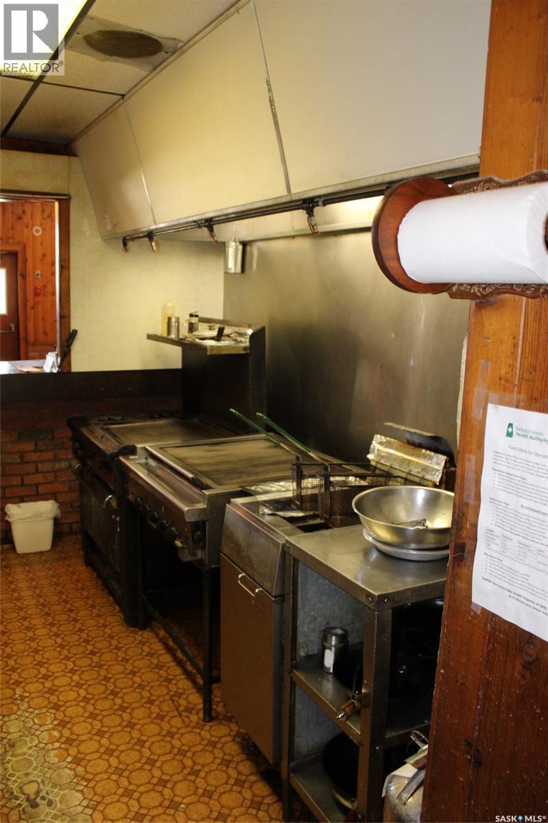 343 Redcoat Drive, Eastend, SK