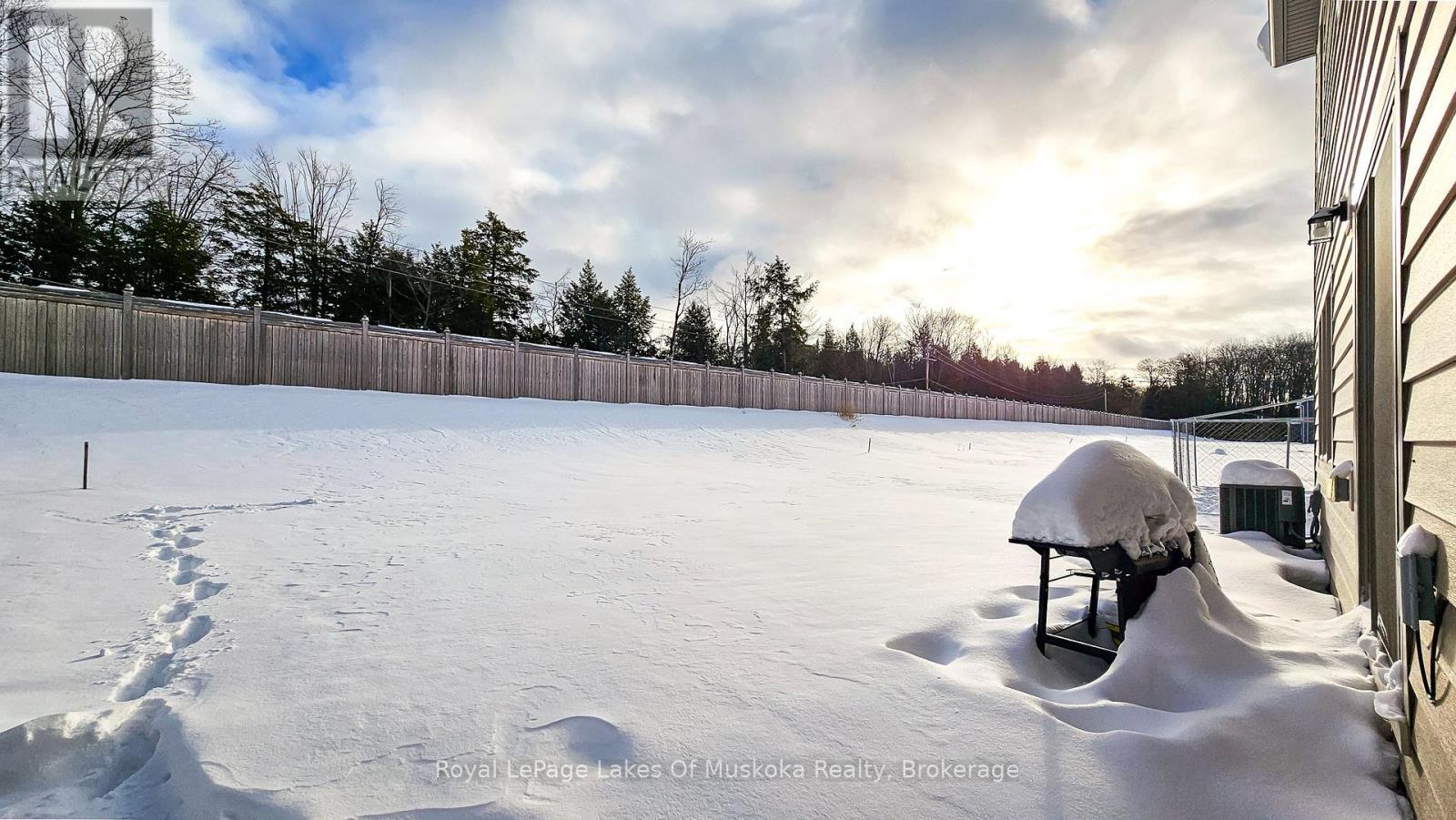 345 Mceachern Lane, Gravenhurst (Muskoka (S)), ON - Outdoor