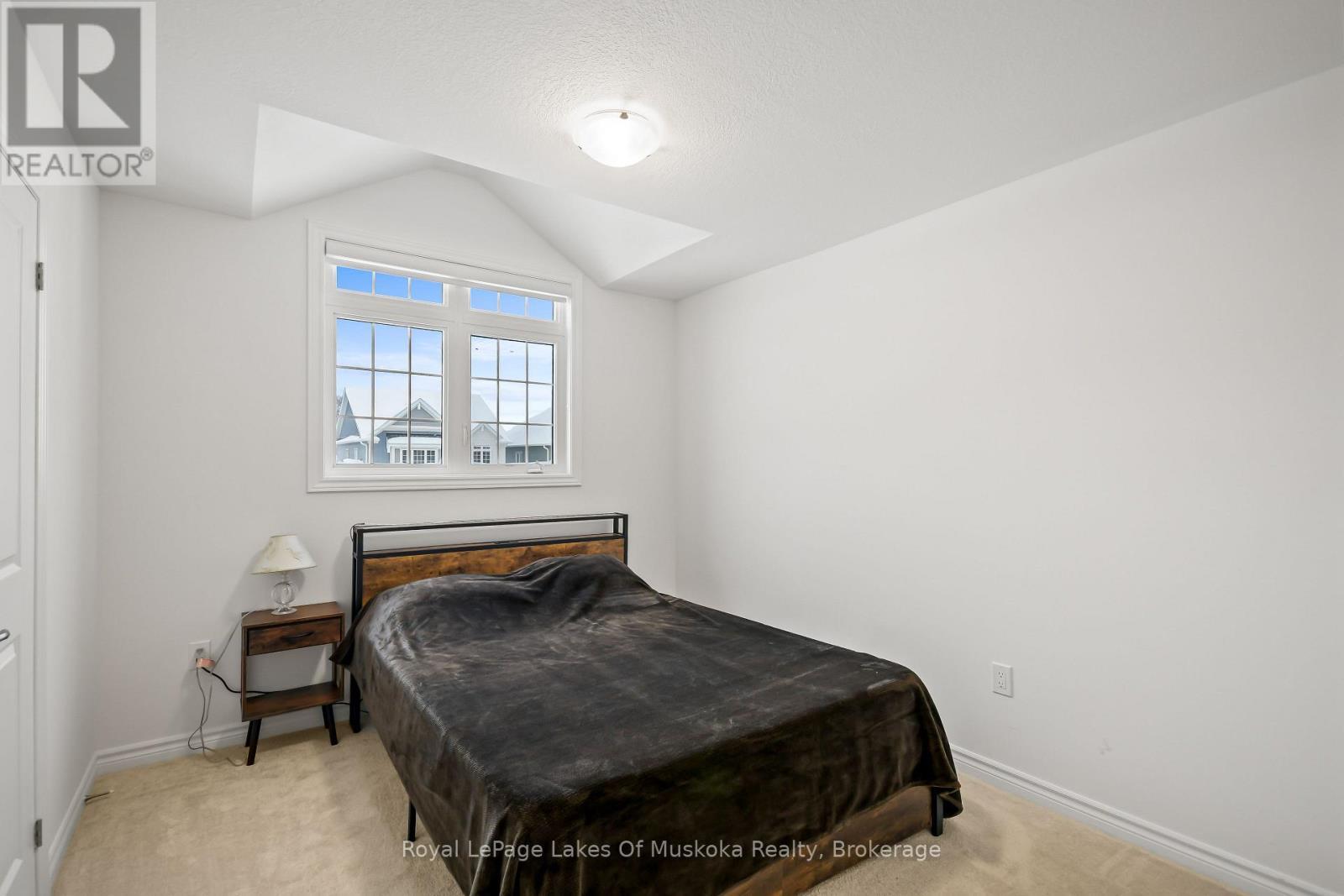 345 Mceachern Lane, Gravenhurst (Muskoka (S)), ON - Indoor Photo Showing Bedroom