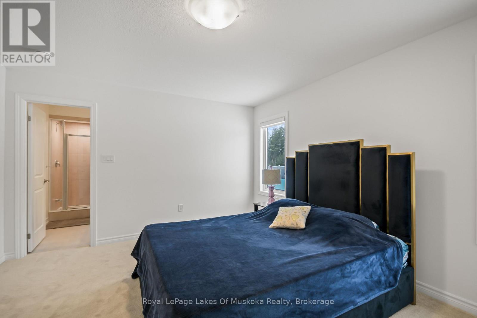 345 Mceachern Lane, Gravenhurst (Muskoka (S)), ON - Indoor Photo Showing Bedroom